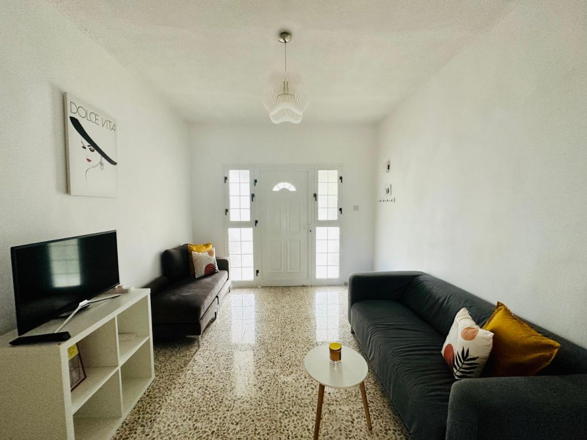 Arya Seaview Apartment In The Heart Of Coral Bay (Adults Only) Kültér fotó